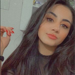 Meet your Posher, Eliza